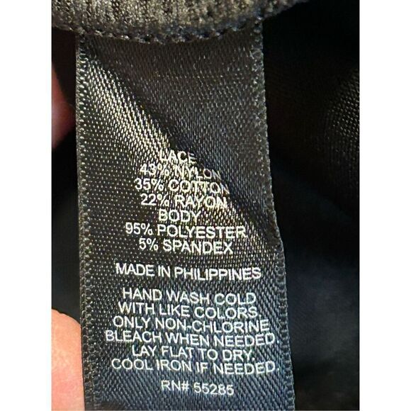 Express Size 6P Women’s Romper Off Shoulder Black Lace Shorts nwt (4969) - Picture 7 of 7